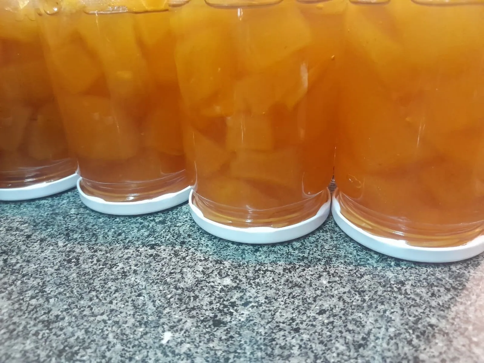 مربى اللقطين — mounet yara